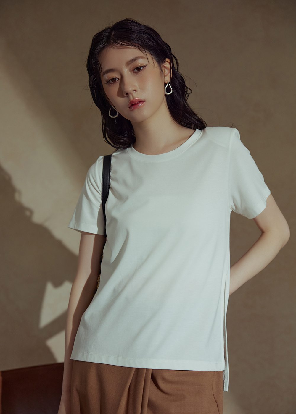 時髦墊肩開衩百搭上衣