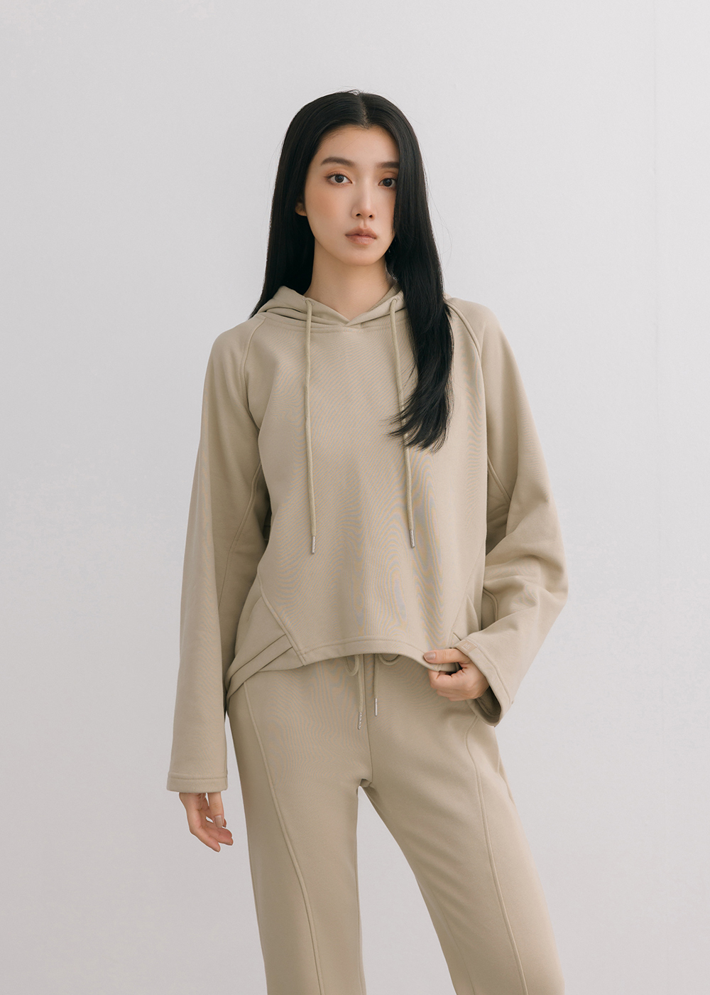 斜剪裁連帽休閒上衣