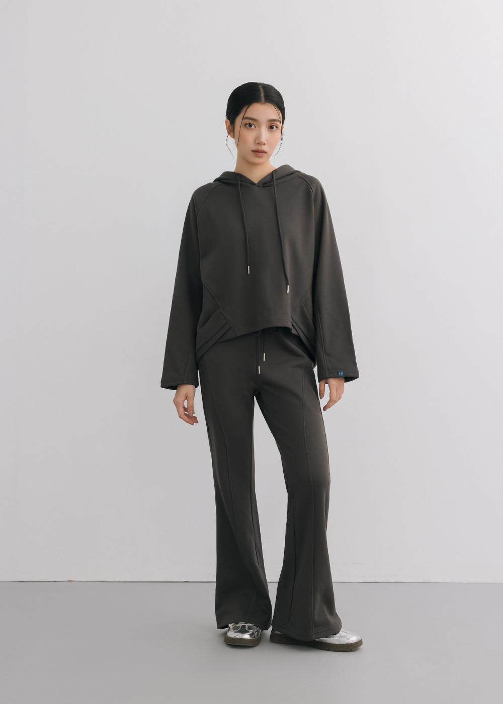 斜剪裁連帽休閒上衣