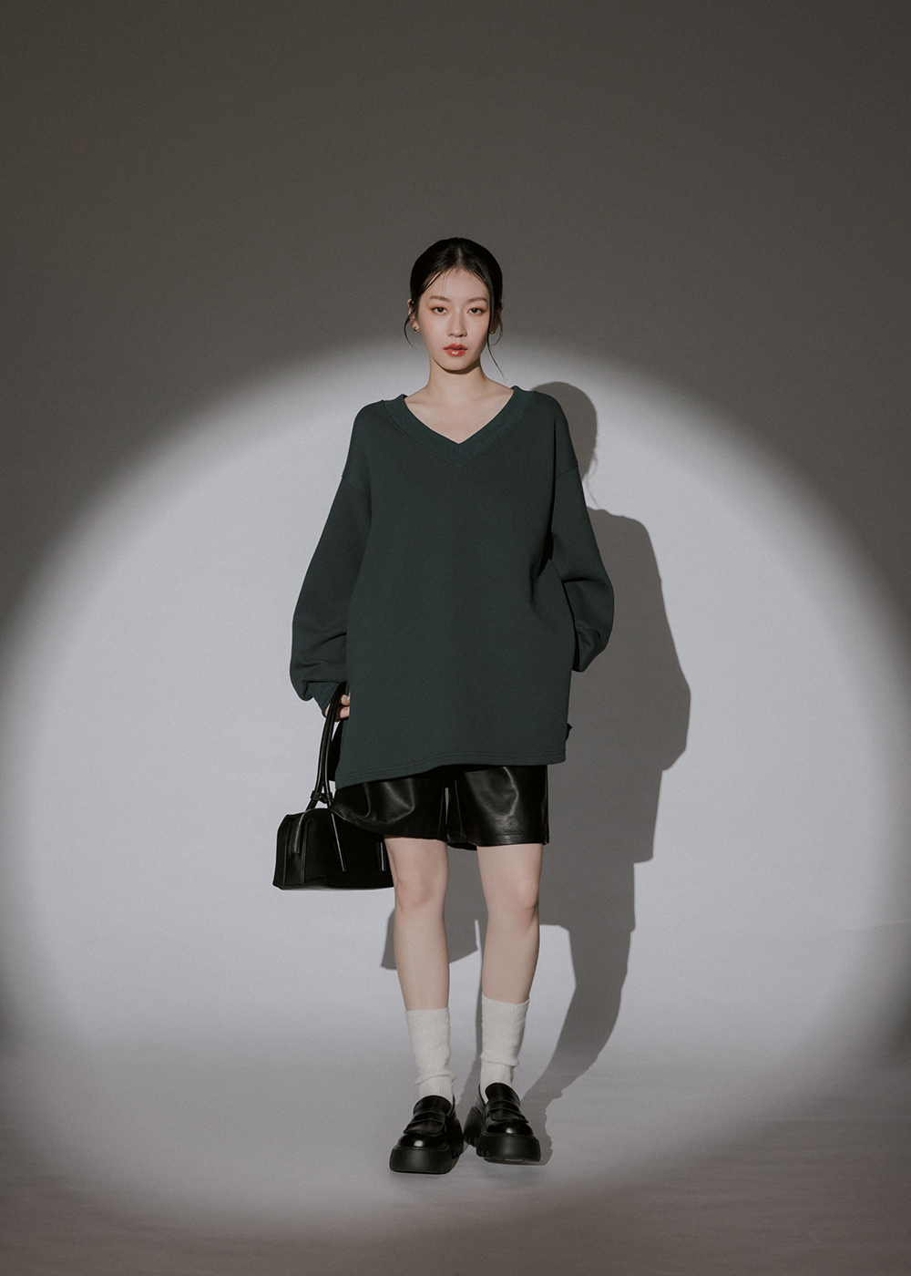 質感開衩V領寬鬆上衣