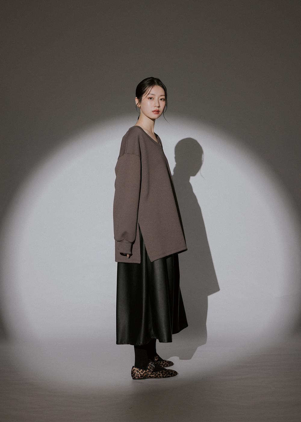 質感開衩V領寬鬆上衣