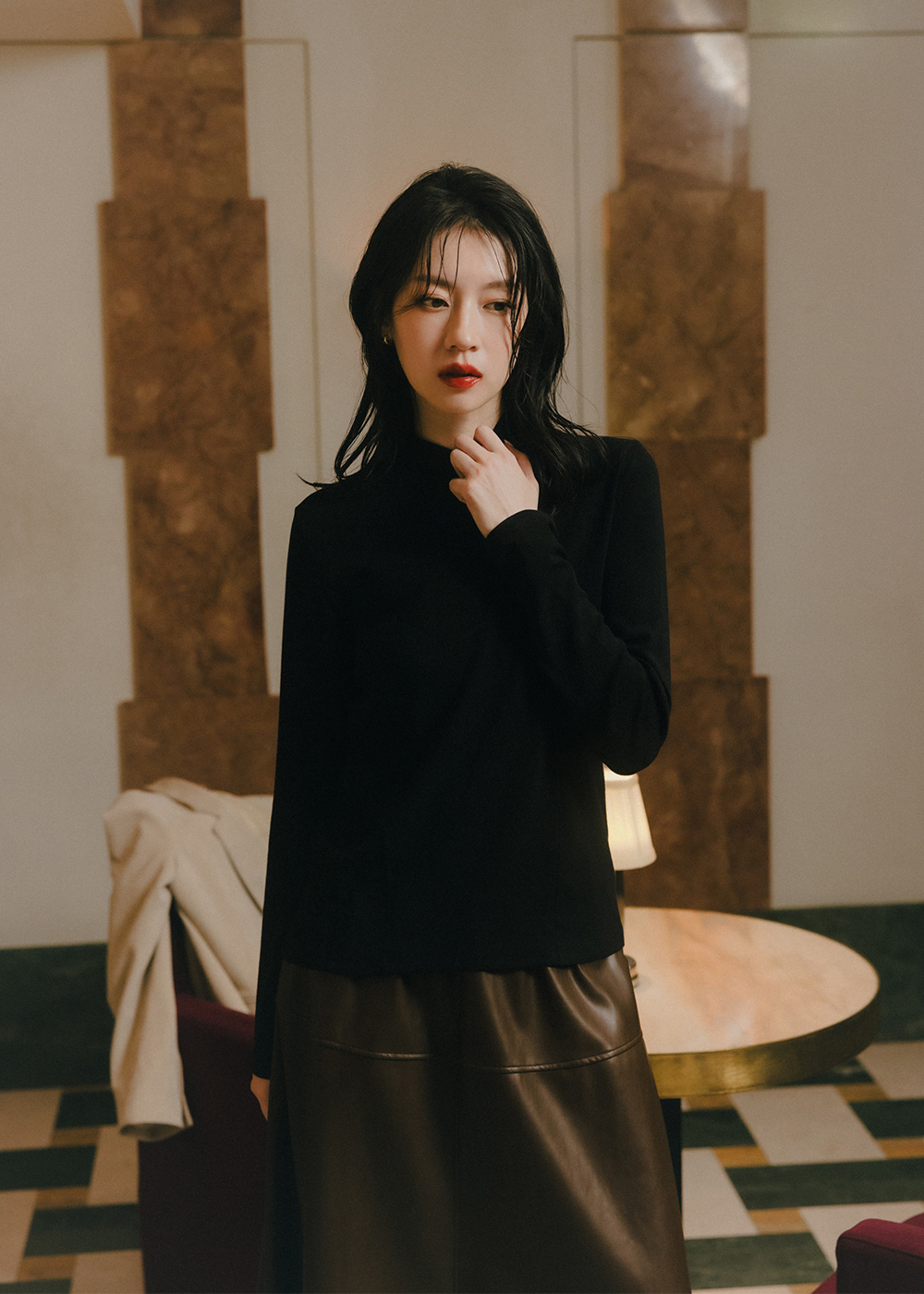 設計剪接高領內搭上衣