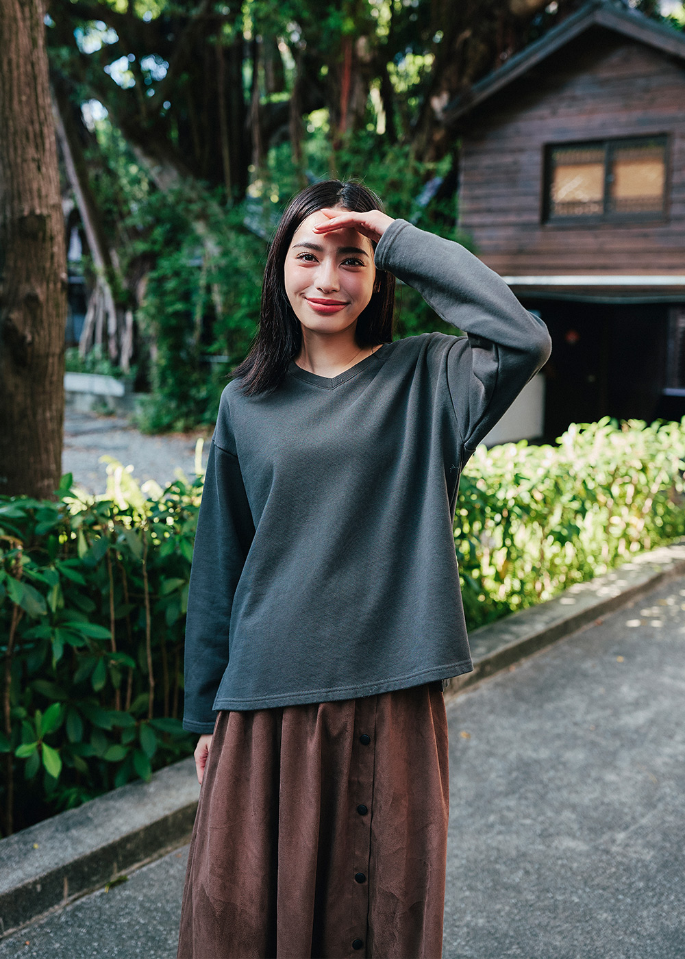 森系列V領百搭開衩上衣