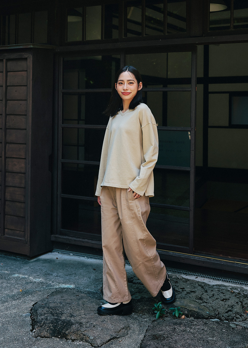 森系列V領百搭開衩上衣