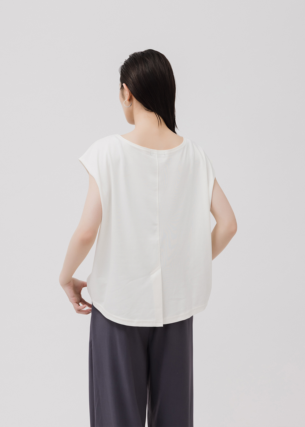 抓褶開衩前後共穿上衣