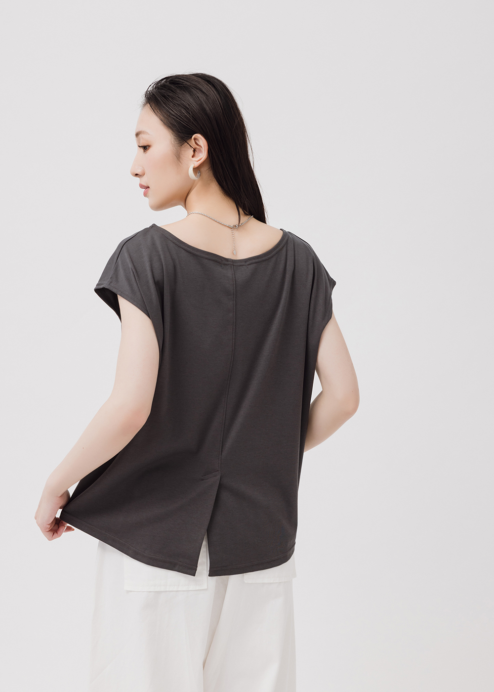 抓褶開衩前後共穿上衣