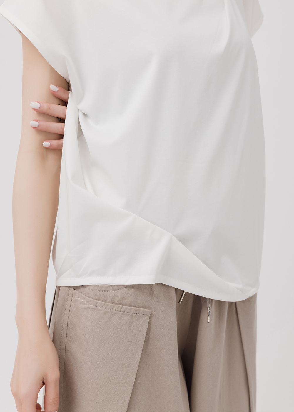 抓褶小蓋袖設計微光上衣