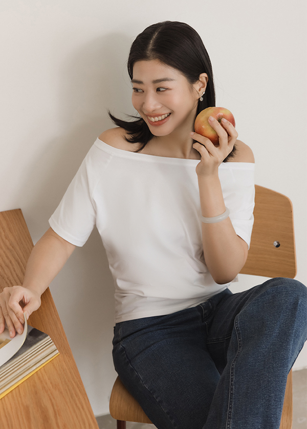 涼感斜肩百搭上衣