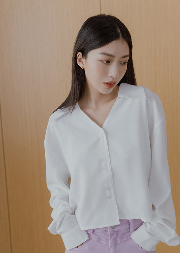 韓系小尖領設計輕柔襯衫