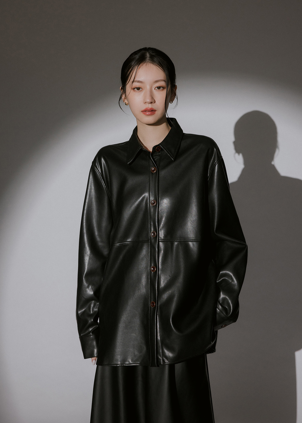 質感皮革個性剪接襯衫