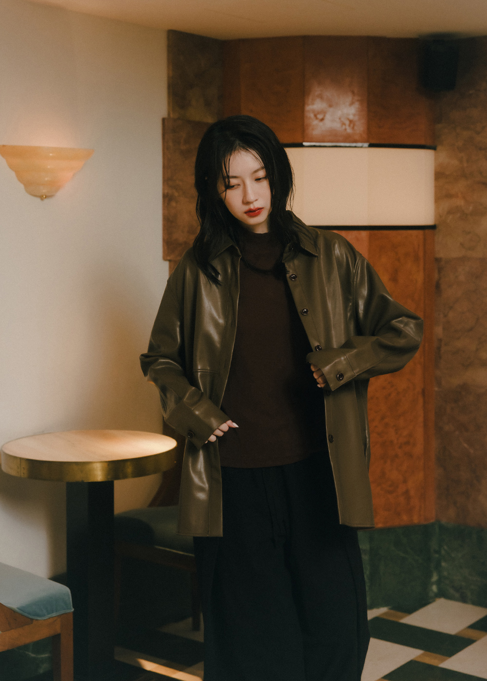 質感皮革個性剪接襯衫