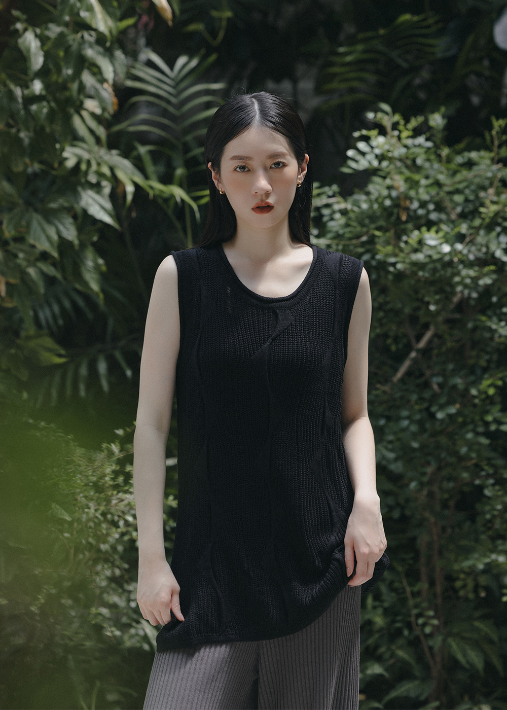 設計三角形緹花針織背心