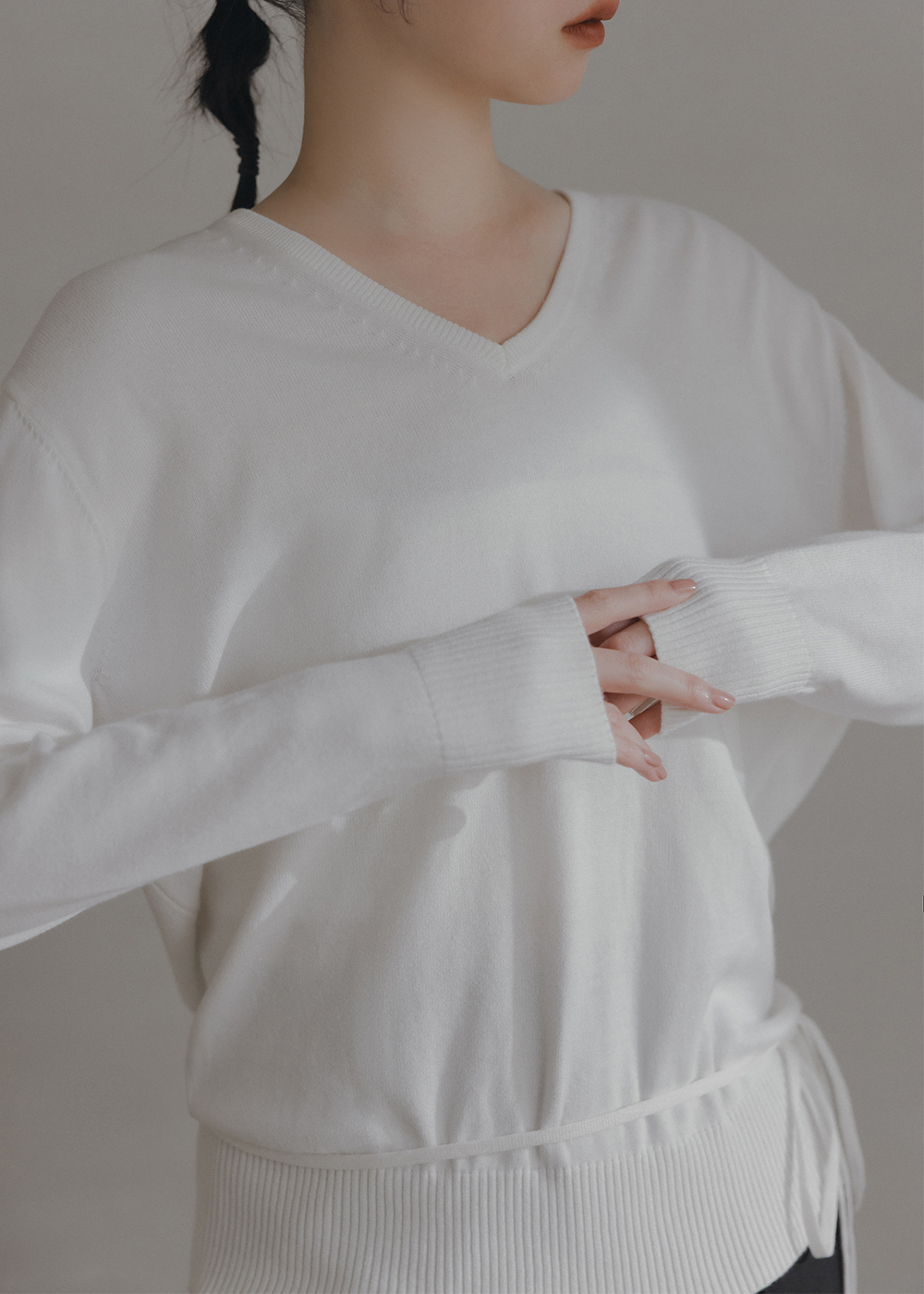 簡約質感V領綁帶針織上衣