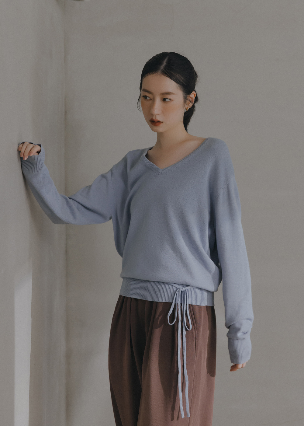 簡約質感V領綁帶針織上衣