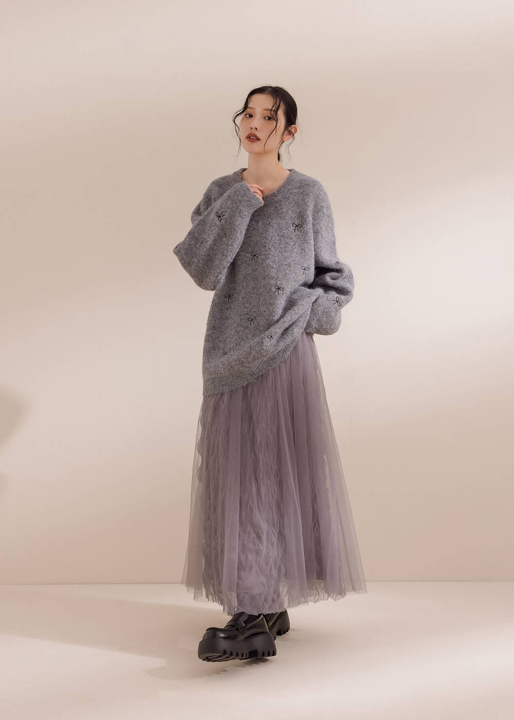 細緻蝴蝶結刺繡毛衣