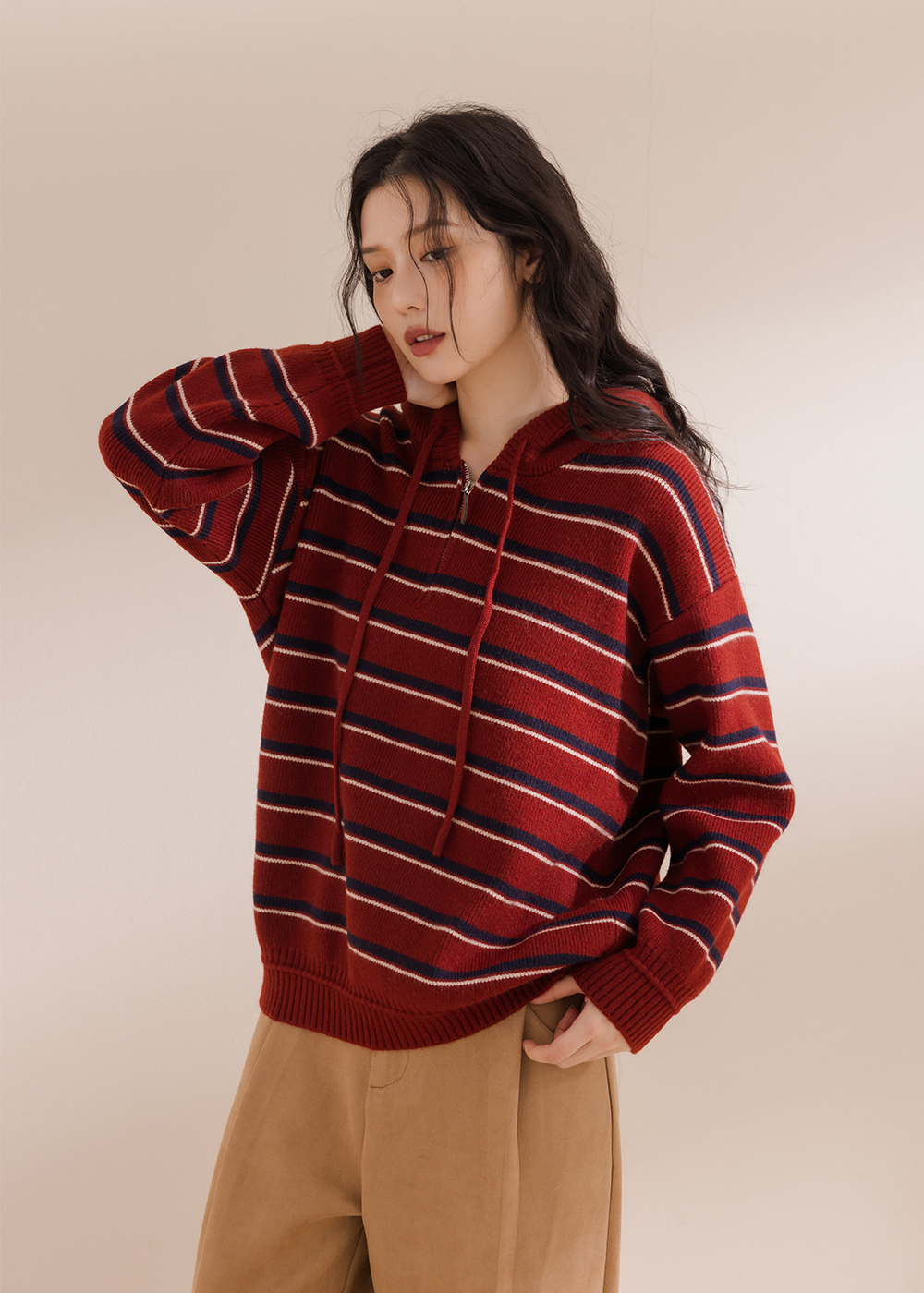 皮革拉鍊條紋連帽毛衣