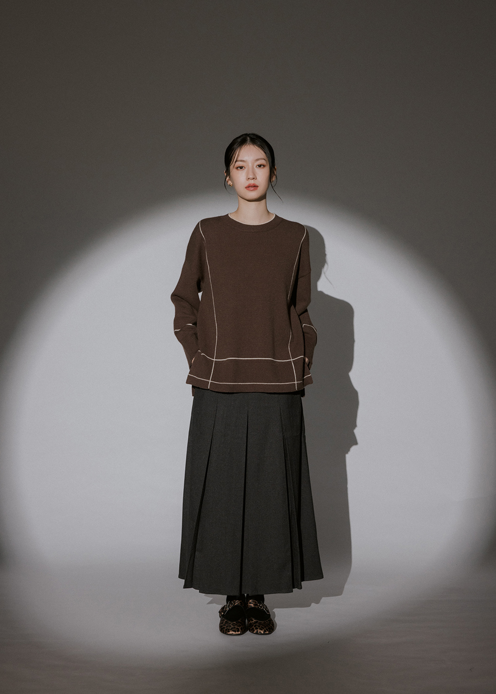 設計線條開衩針織上衣