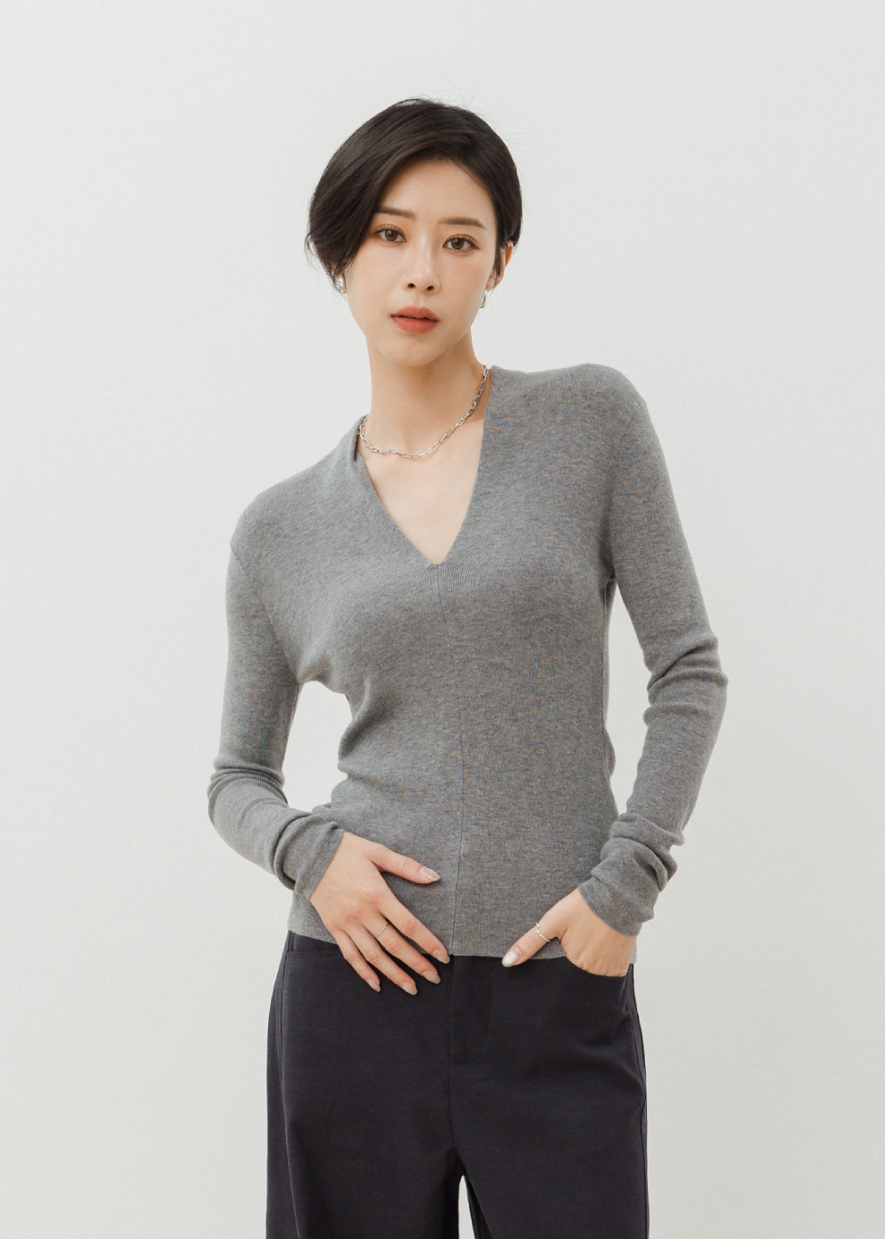 深V性感顯瘦羊毛上衣