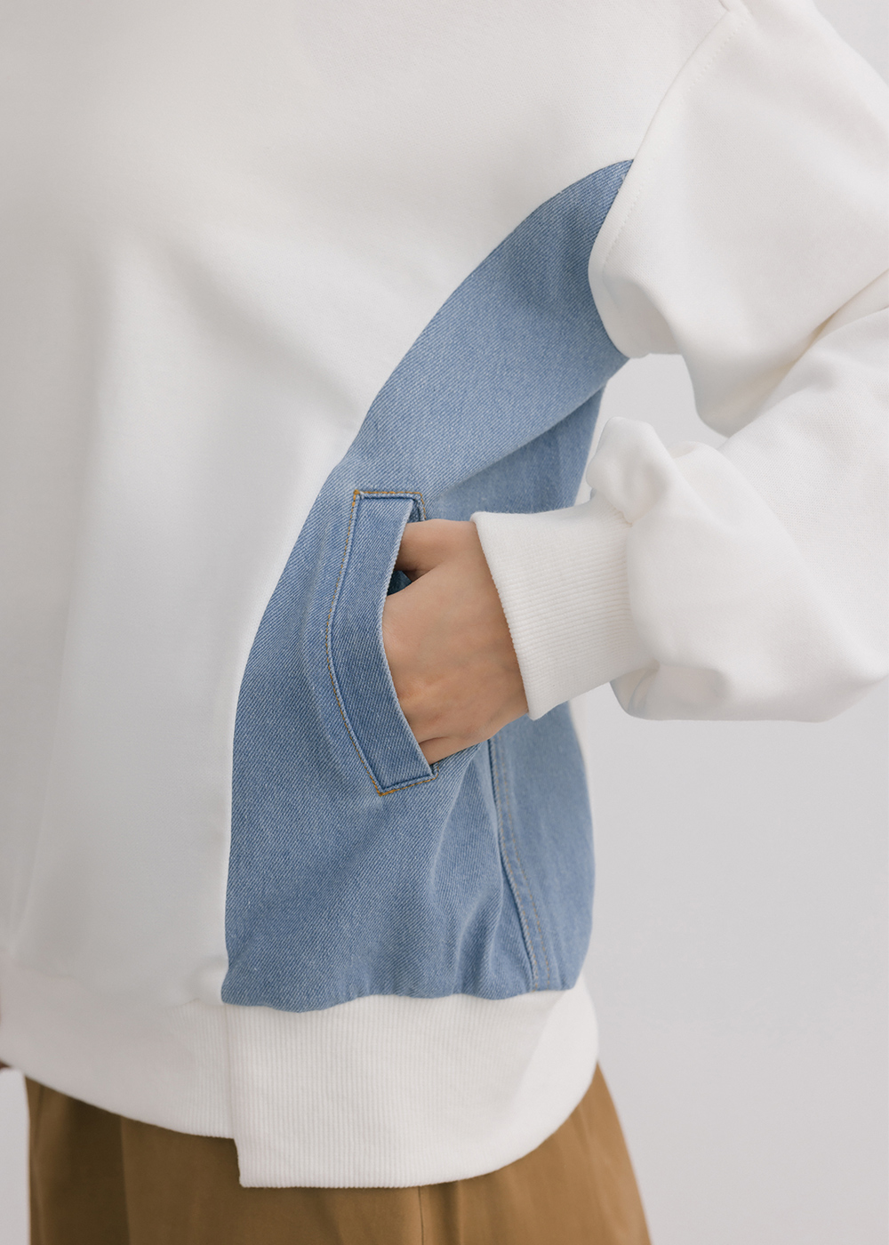 丹寧拼接造型上衣