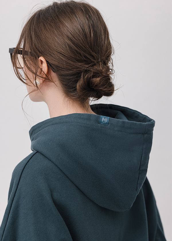 M系列品牌連帽刺繡T