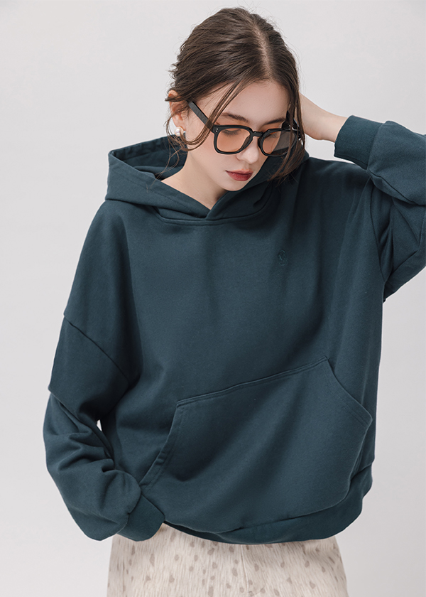 M系列品牌連帽刺繡T