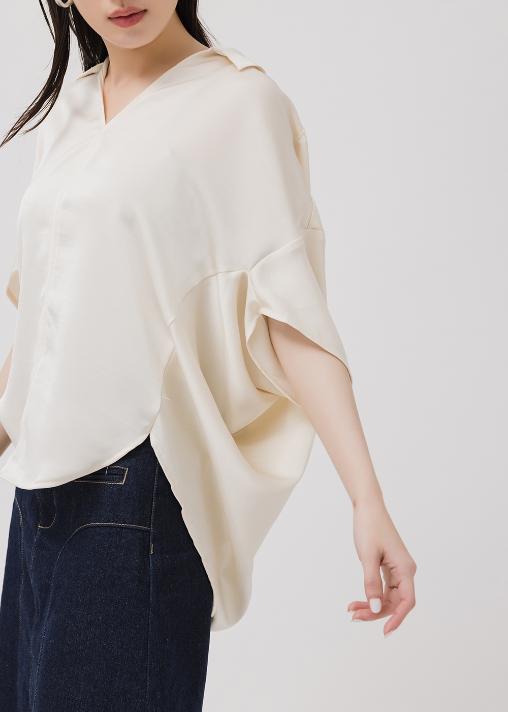 珍珠光澤V領上衣