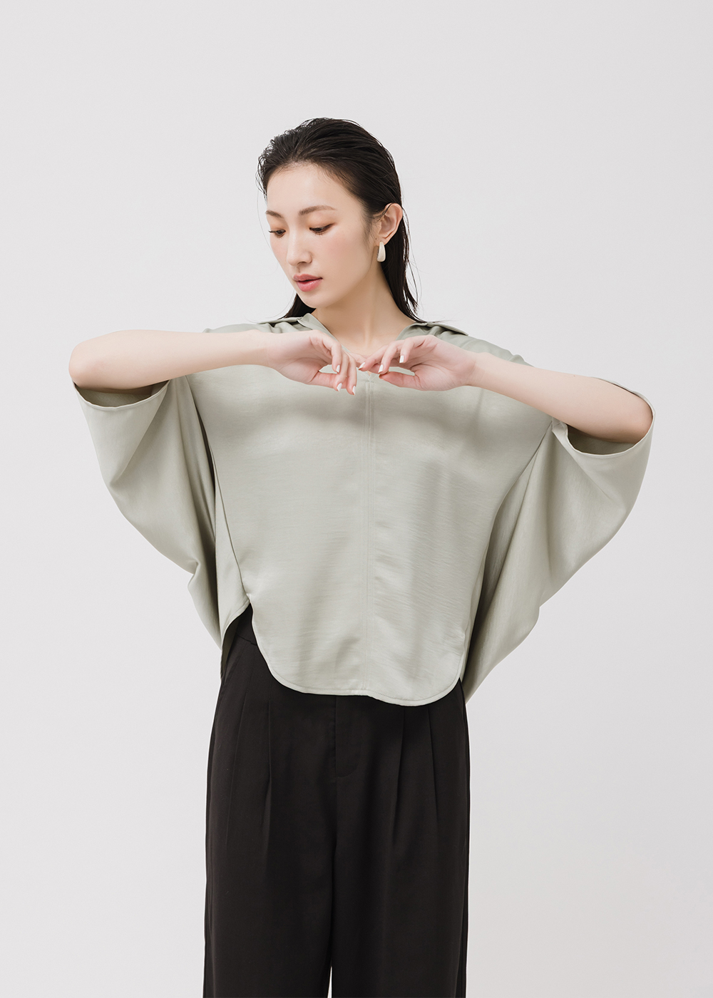 珍珠光澤V領上衣