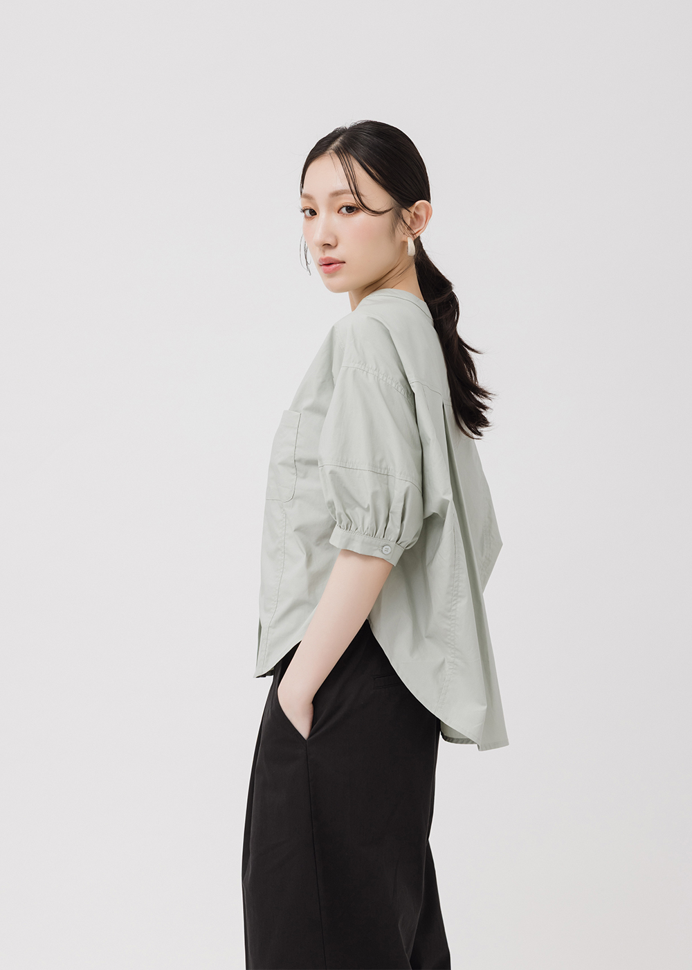 寬鬆純棉剪裁上衣