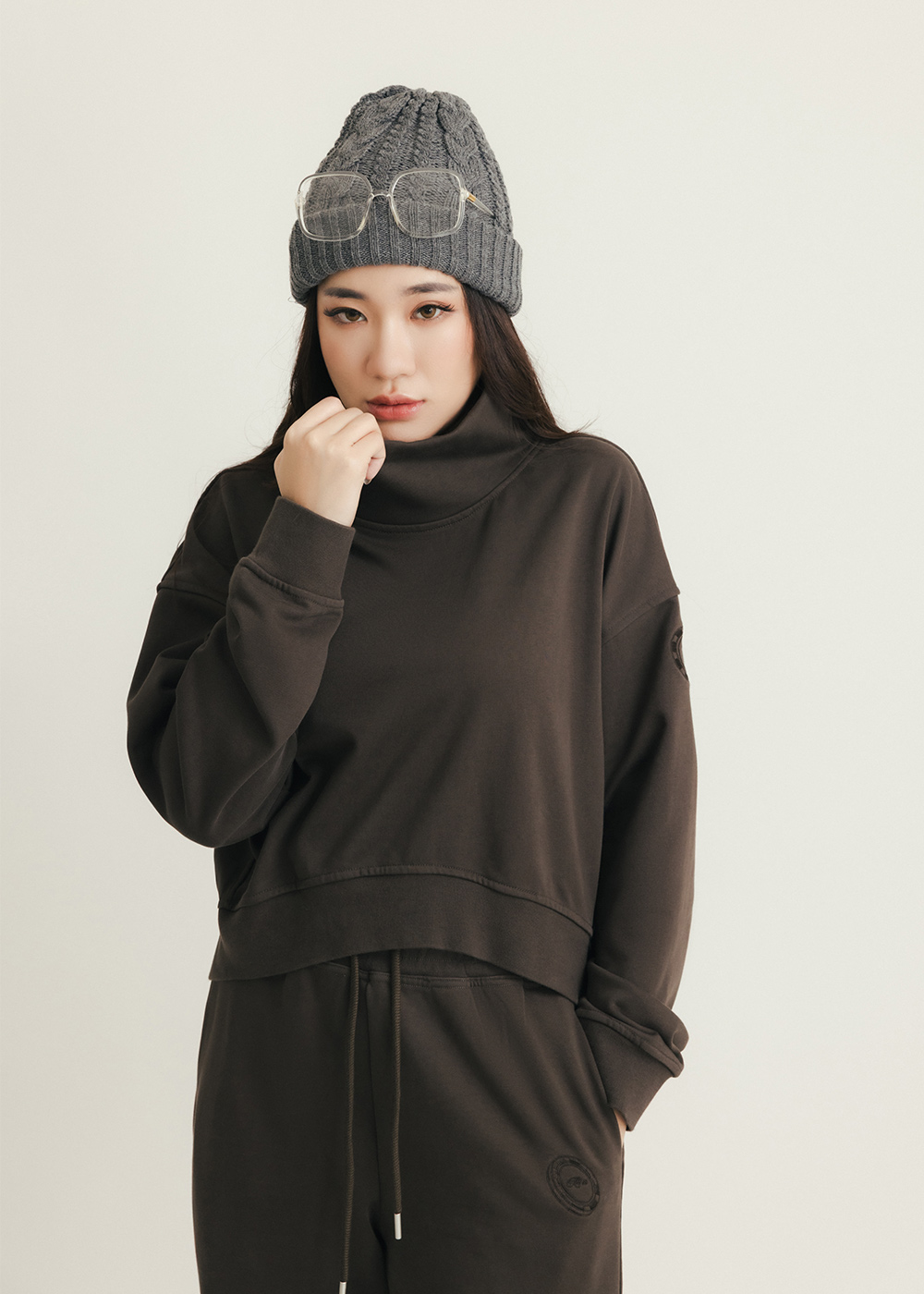 高領剪接ALL IN上衣