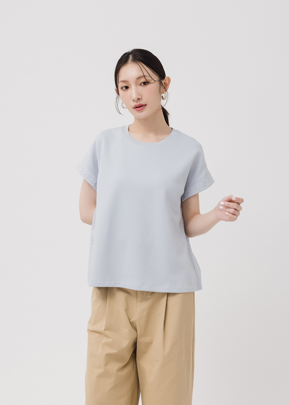 日常蕾絲造型拼接上衣