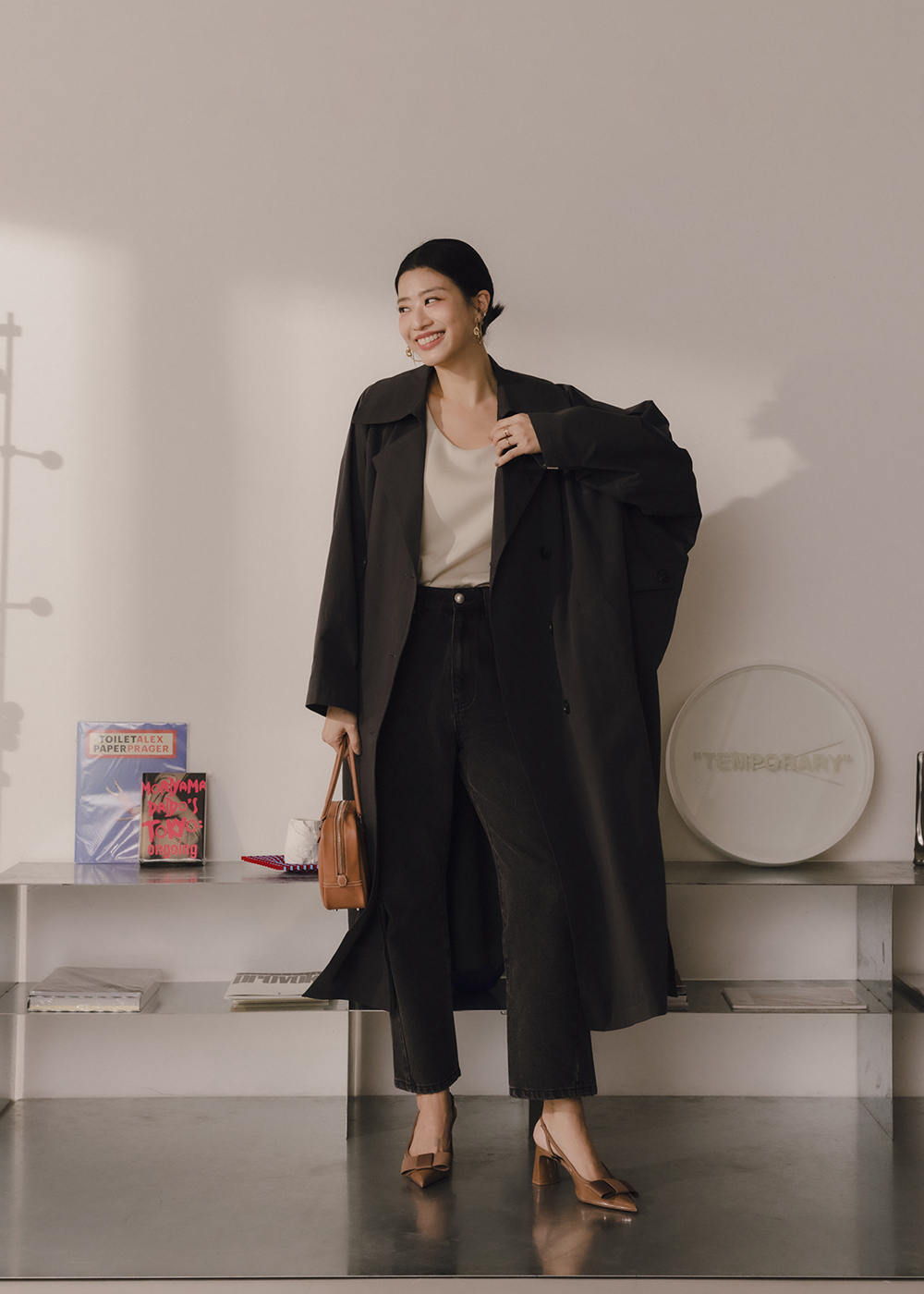 輕質長版傘狀剪裁風衣