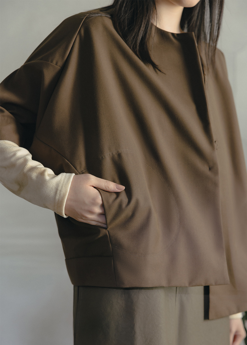 特殊剪裁設計剪接上衣