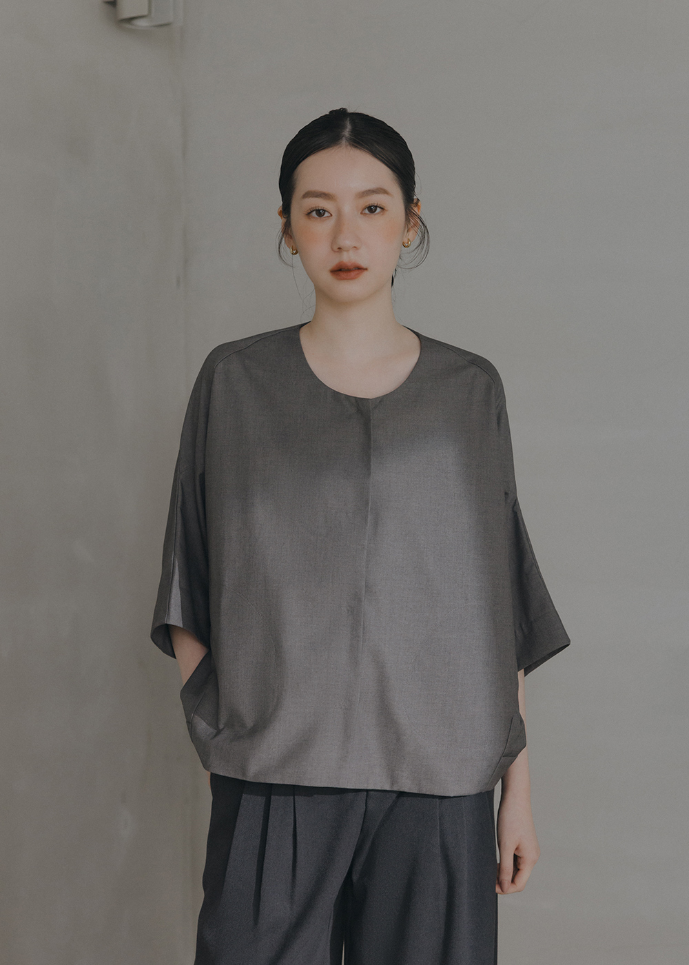 特殊剪裁設計剪接上衣
