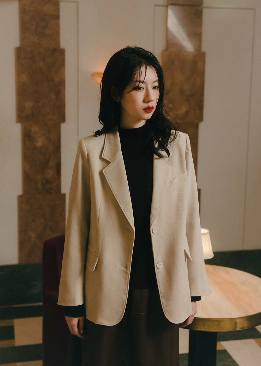 摩登絨感俐落西裝大衣