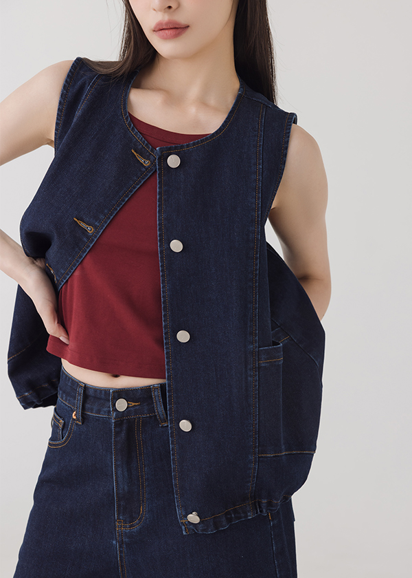 酷酷女生丹寧壓線背心