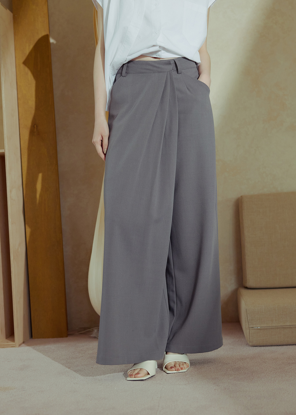 不對稱前擋片設計寬褲