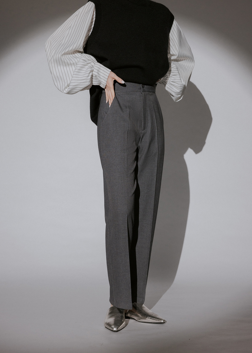 高級感羊毛壓褶錐形褲