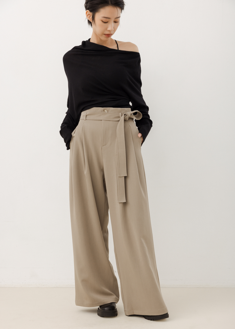 高腰綁帶率性直筒寬褲