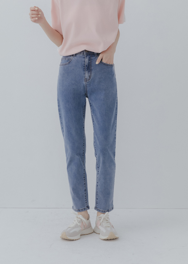 經典不敗彈力直筒丹寧褲