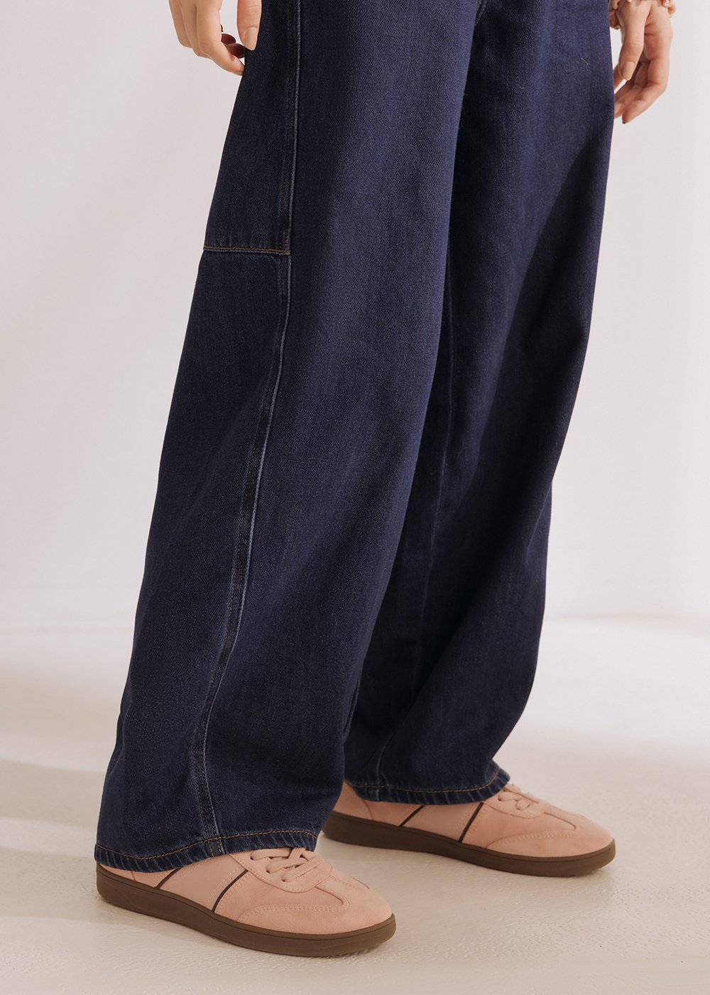 霧感內刷毛彎刀丹寧褲