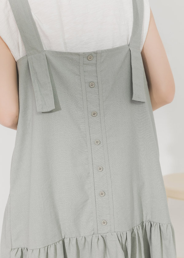 抽褶裝飾釦背心式長版洋裝