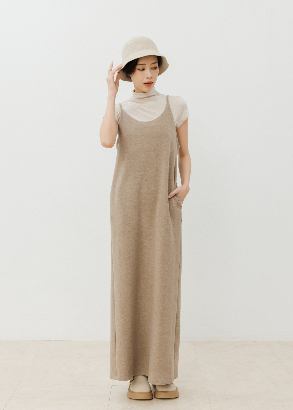 超親膚羊毛軟綿細肩長洋裝