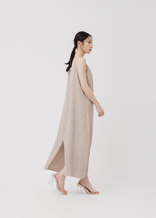 質感紋路肩帶開衩洋裝