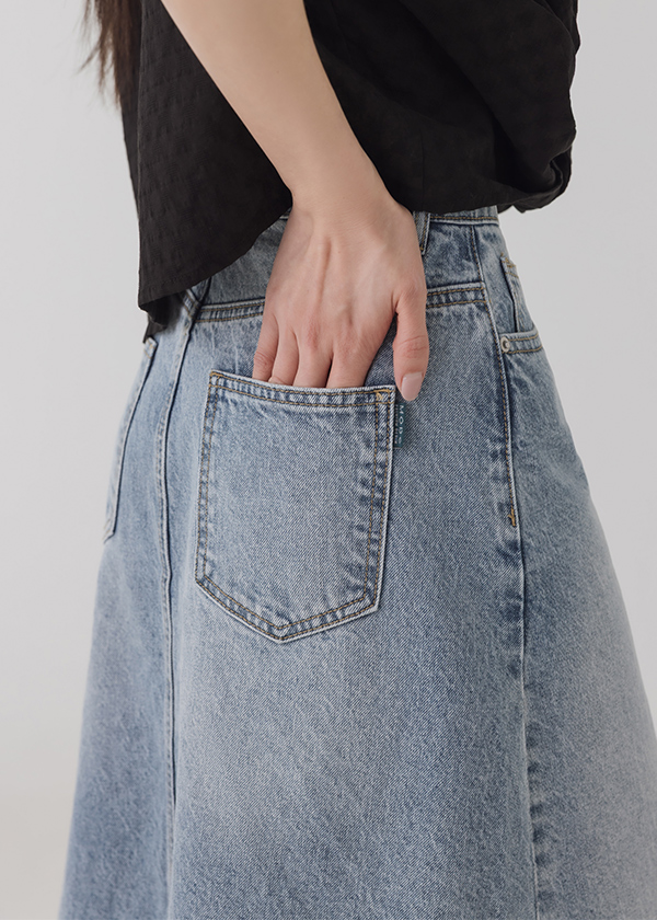 水洗刷色A襬丹寧裙
